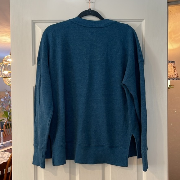 Time and Tru Blue Sweatshirt Size Medium - Picture 5 of 5